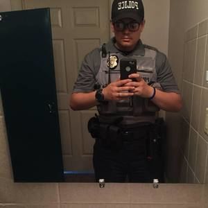 Meet your Posher, Max